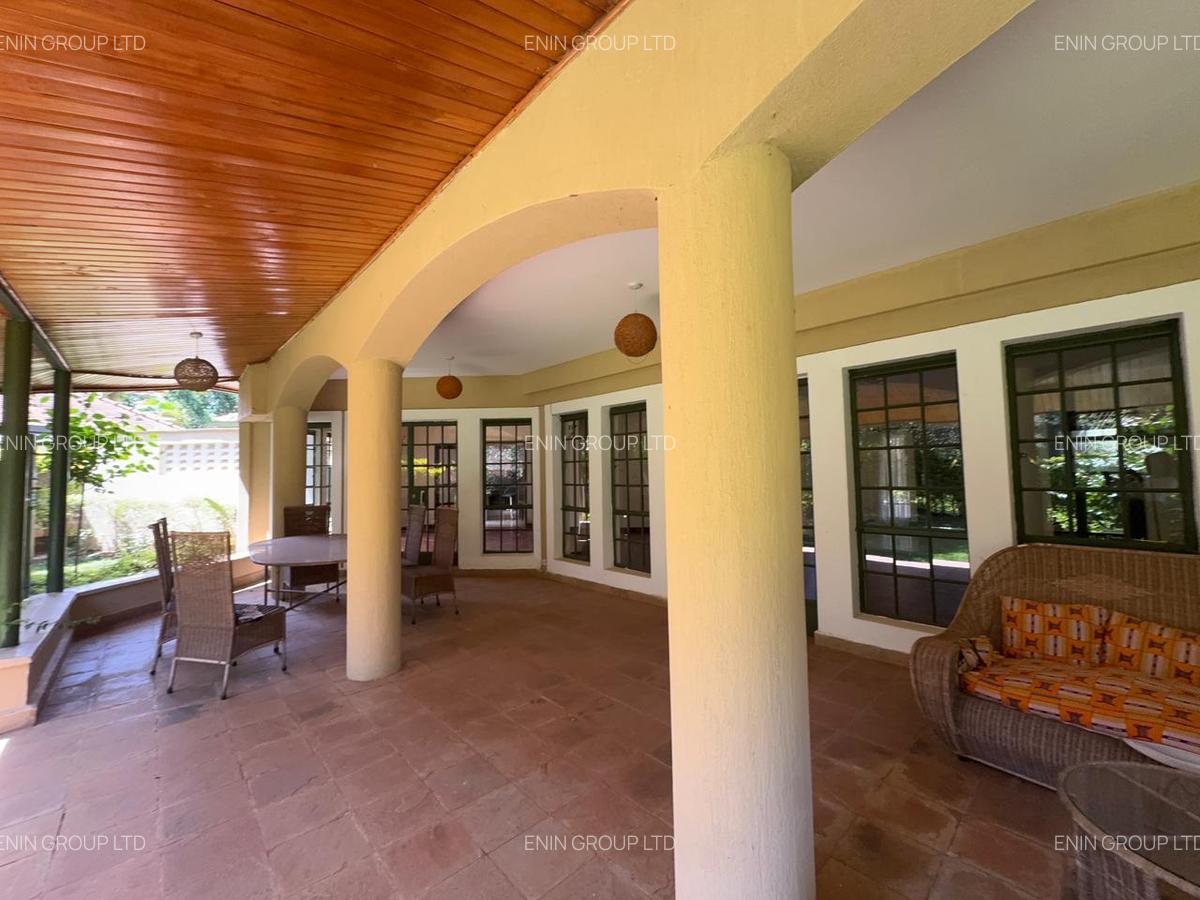 5 Bed House with En Suite in Runda - 12