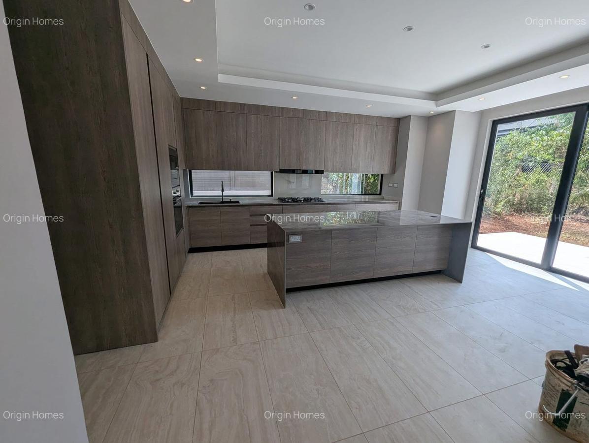 4 Bed Townhouse with En Suite at Runda - 4