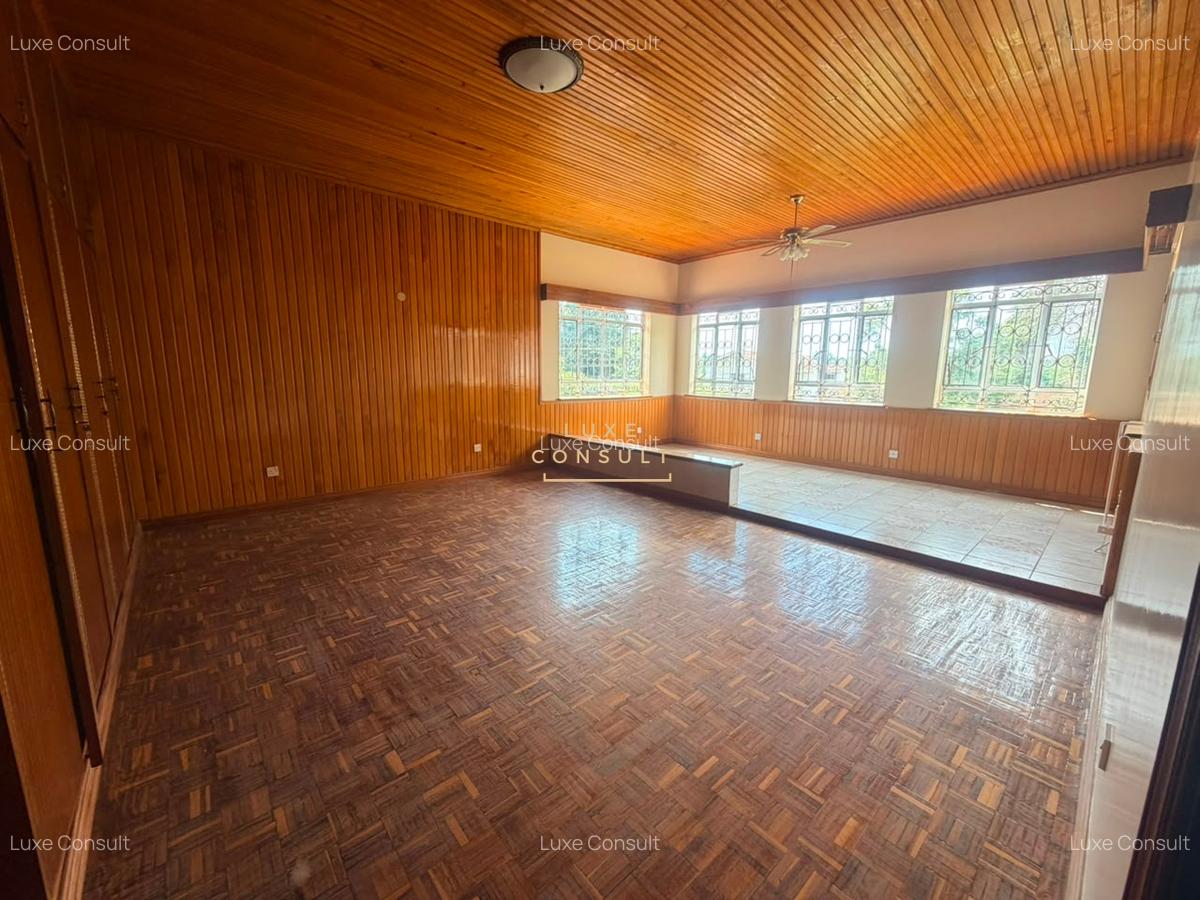 5 Bed Townhouse with En Suite in Nyari - 13