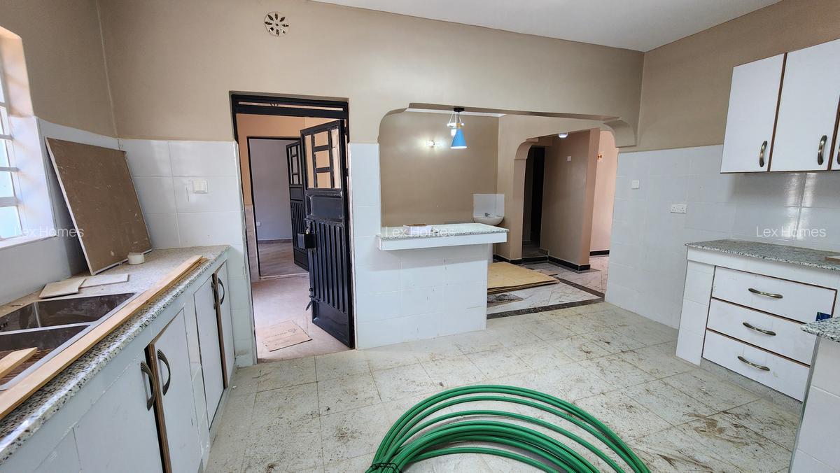 4 Bed House with En Suite at Forest Line Road - 11