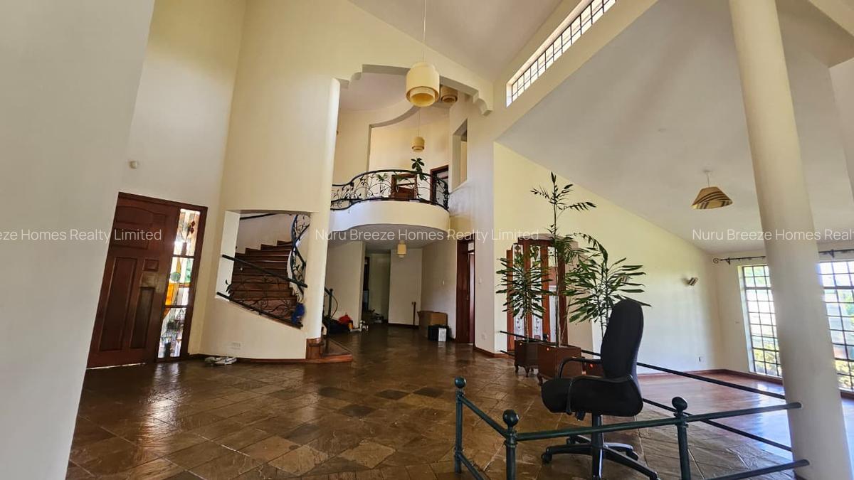 5 Bed House with En Suite in Runda - 4