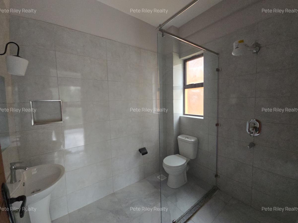 2 Bed Apartment with En Suite at School Lane - 8