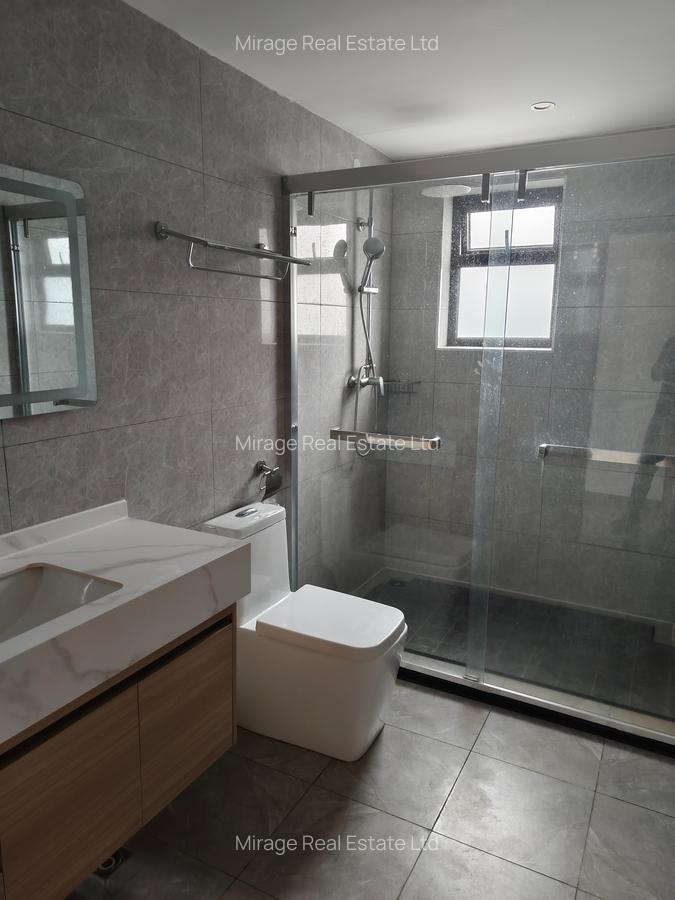 3 Bed Apartment with En Suite in Riverside - 10