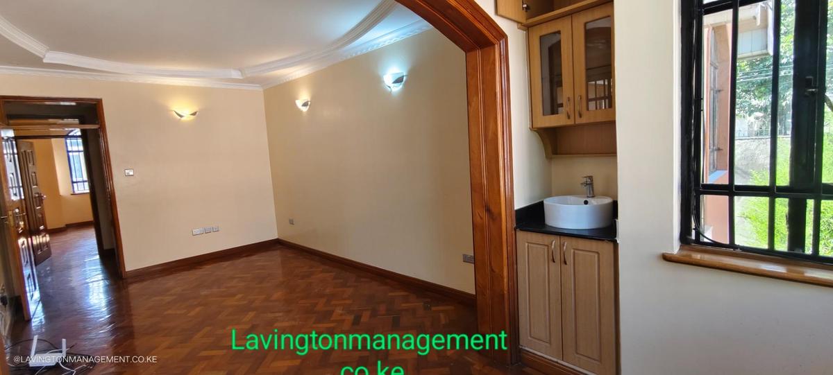 4 Bed House with En Suite at Lavington Green - 14