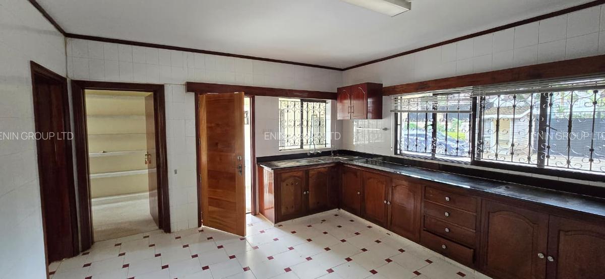 4 Bed House with En Suite in Thigiri - 11