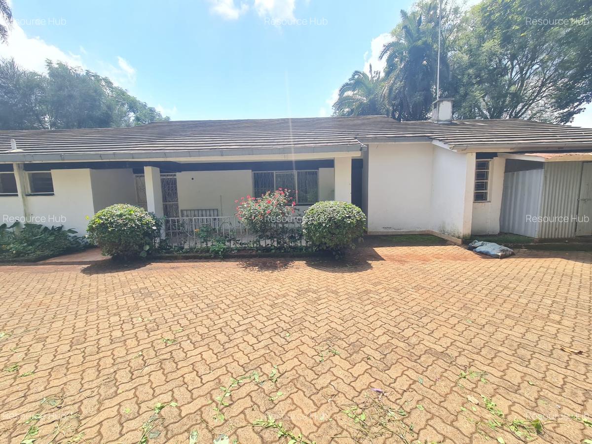 4 Bed House with En Suite at Loresho - 4