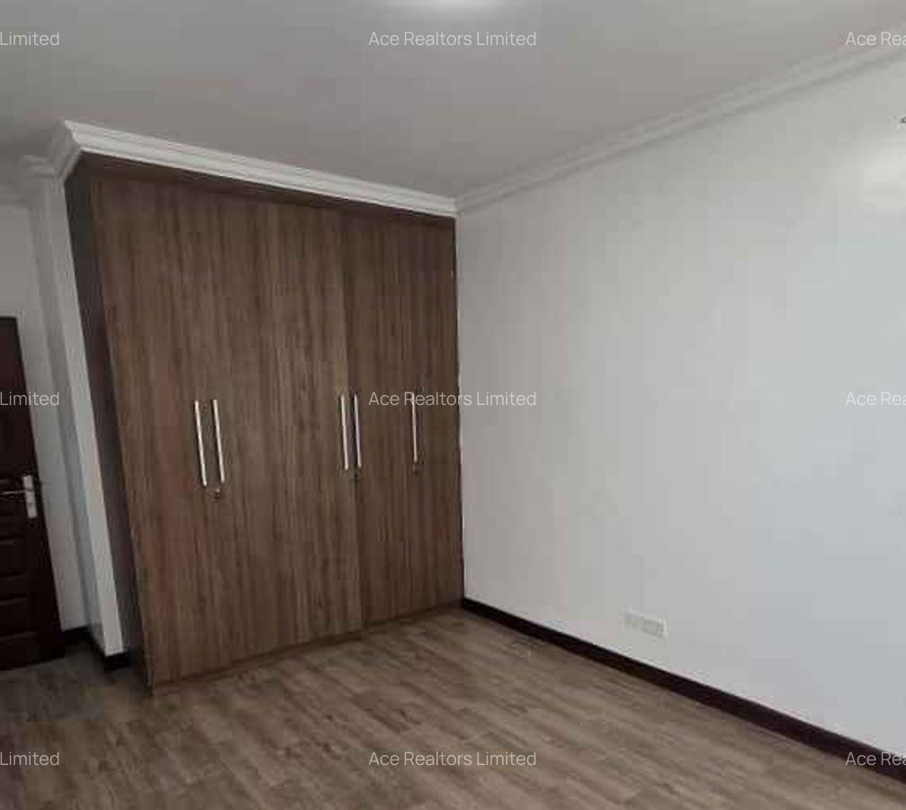 3 Bed Apartment with En Suite at City Park - 11