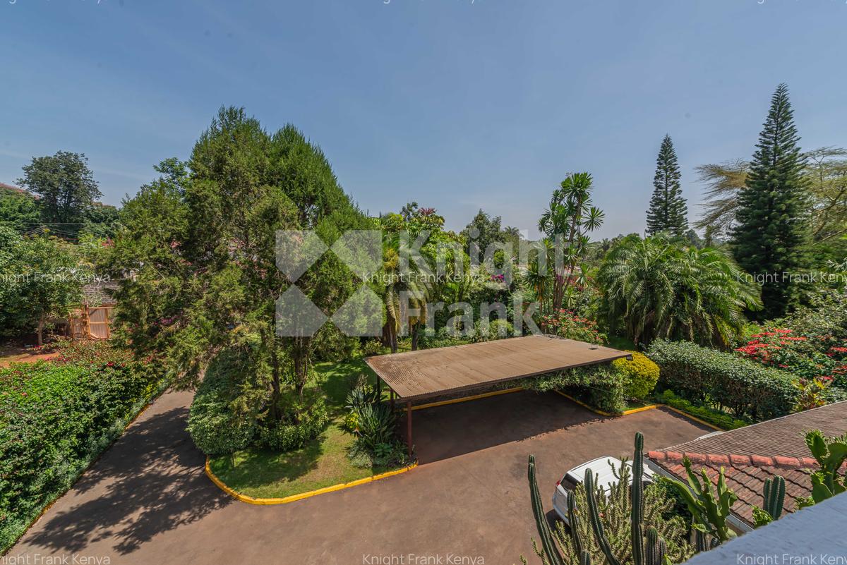 10 Bed House with Garden at Rosslyn Lone Tree - 1