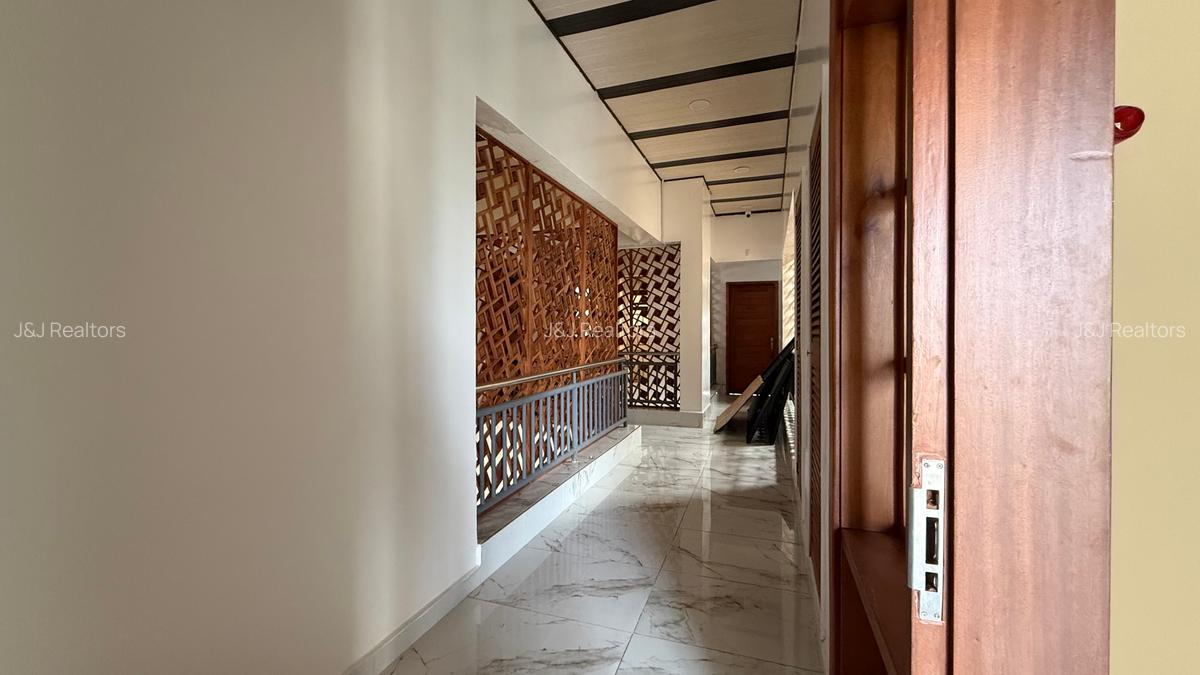 4 Bed Apartment with En Suite in Westlands Area - 2