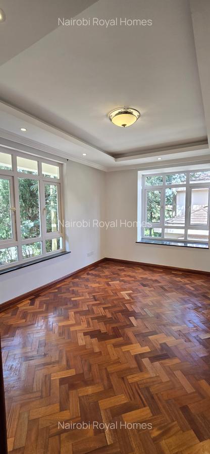 5 Bed Townhouse with En Suite at Lavington Green - 13