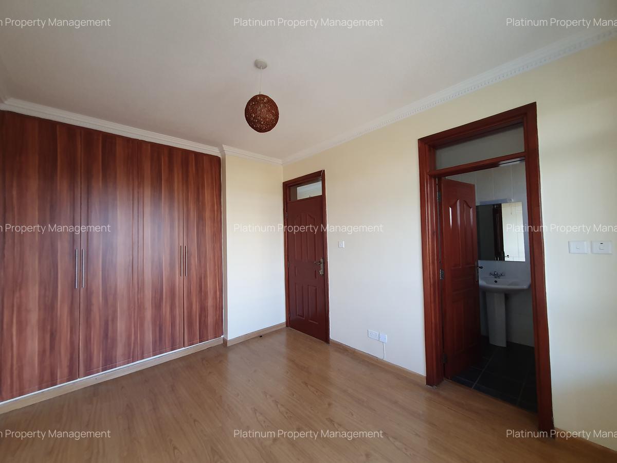 3 Bed Apartment with En Suite at Brookside - 9