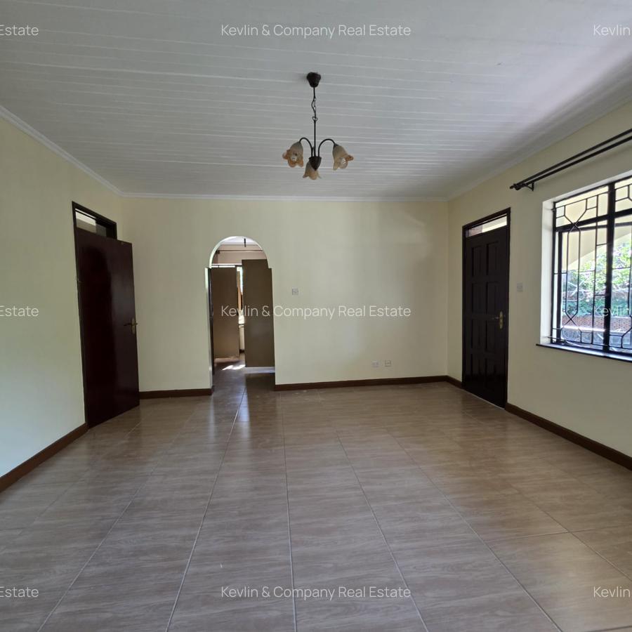 5 Bed House with En Suite at Riverside Drive - 7