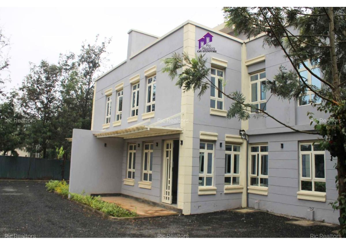 3 Bed Townhouse with En Suite at Silanga Road - 2