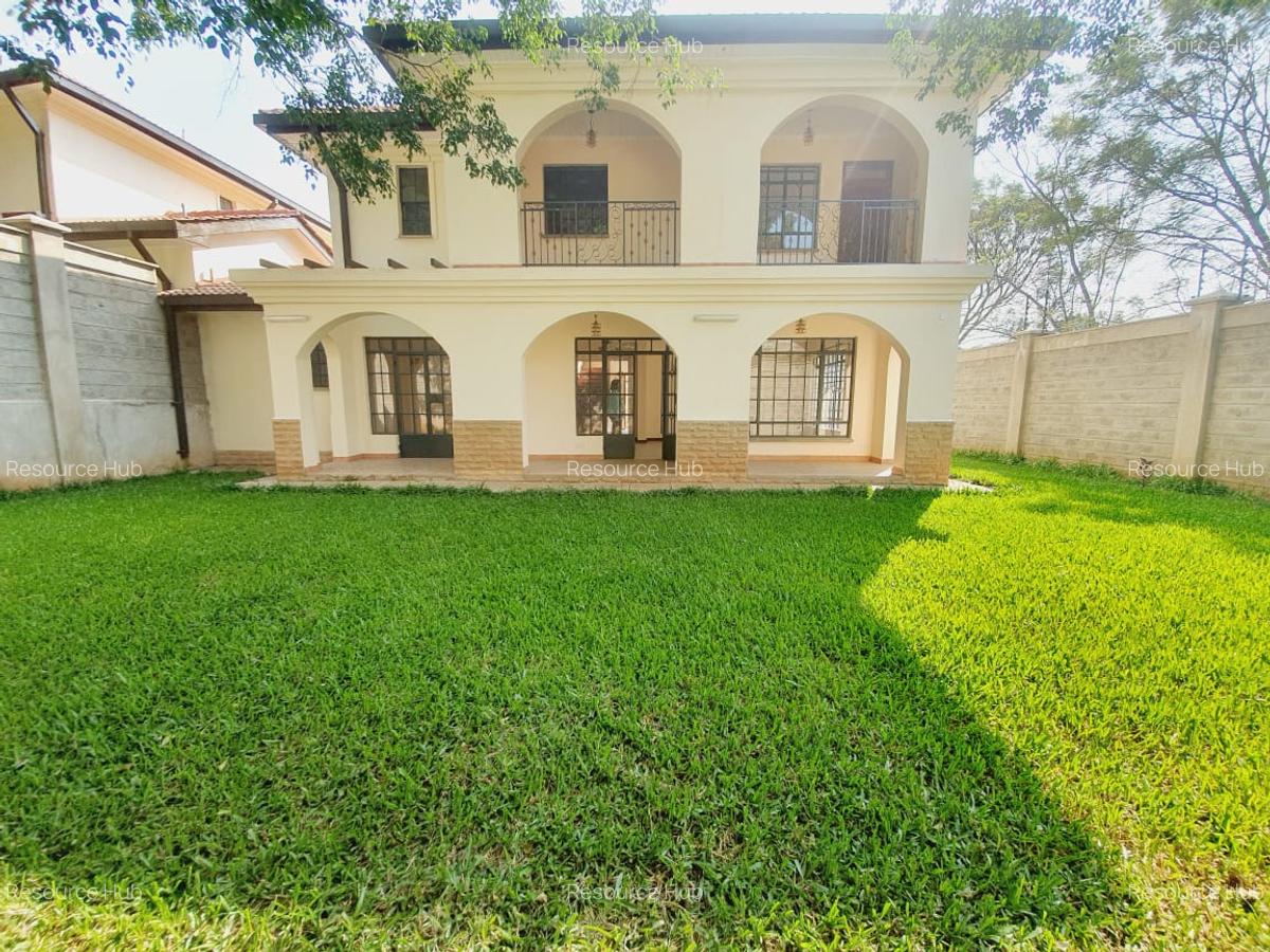 4 Bed Townhouse with En Suite at Riverside - 1