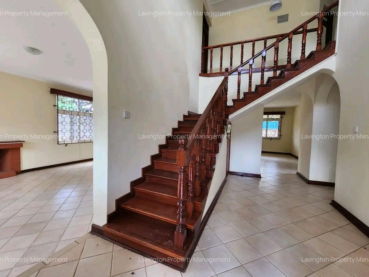 5 Bed House with En Suite at Lavington Green - 5