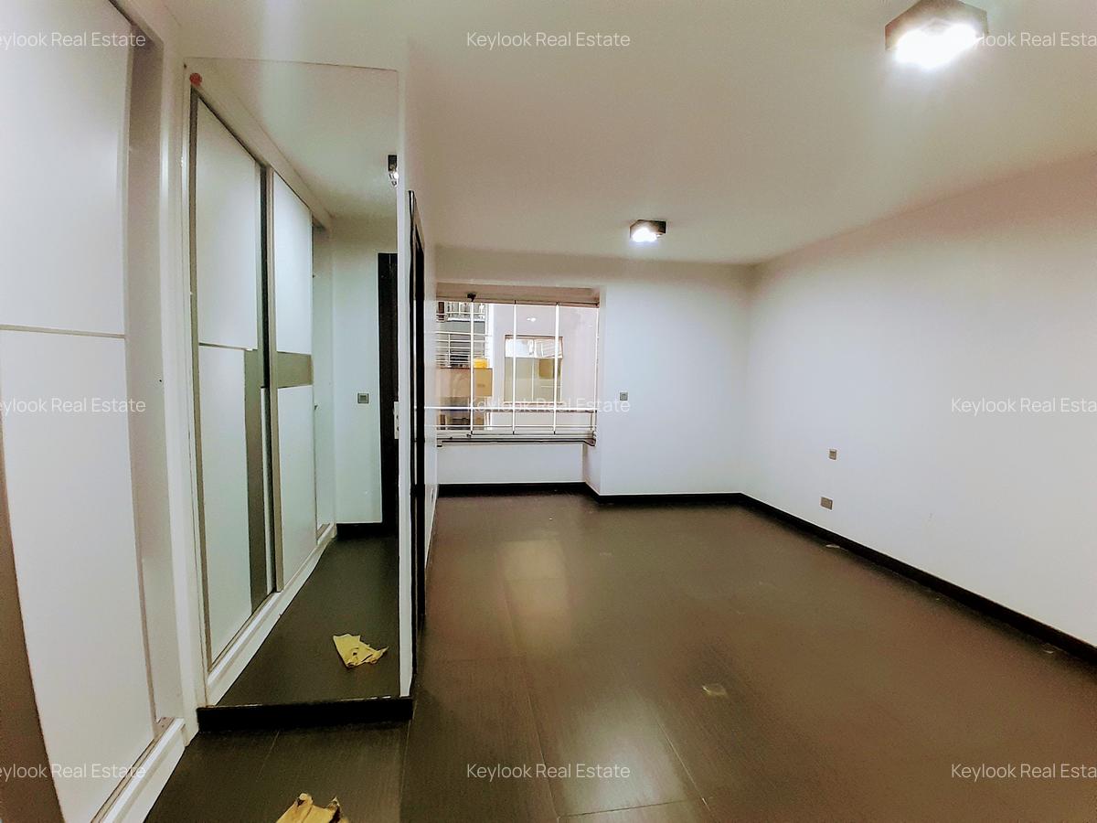 3 Bed Apartment with En Suite at Riverside Drive - 13