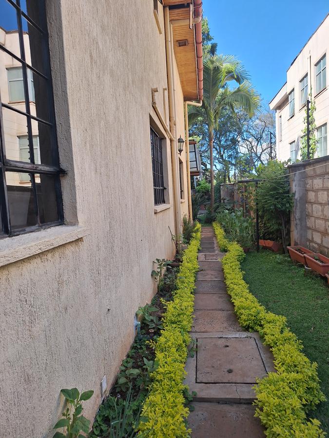 5 Bed Townhouse with En Suite in General Mathenge - 7