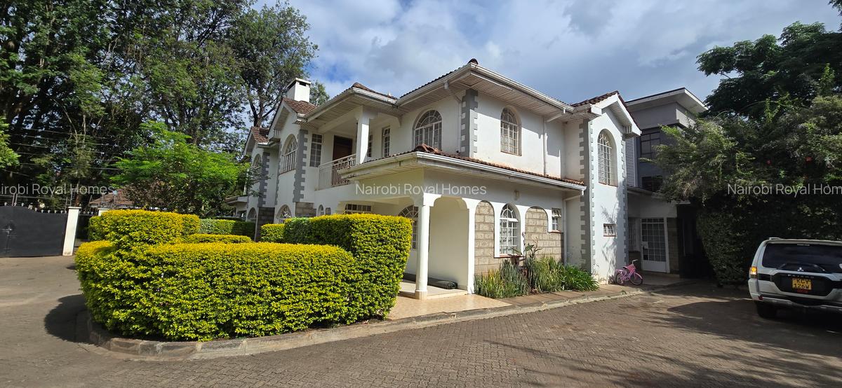 4 Bed Townhouse with En Suite at Off Convent Drive - 2