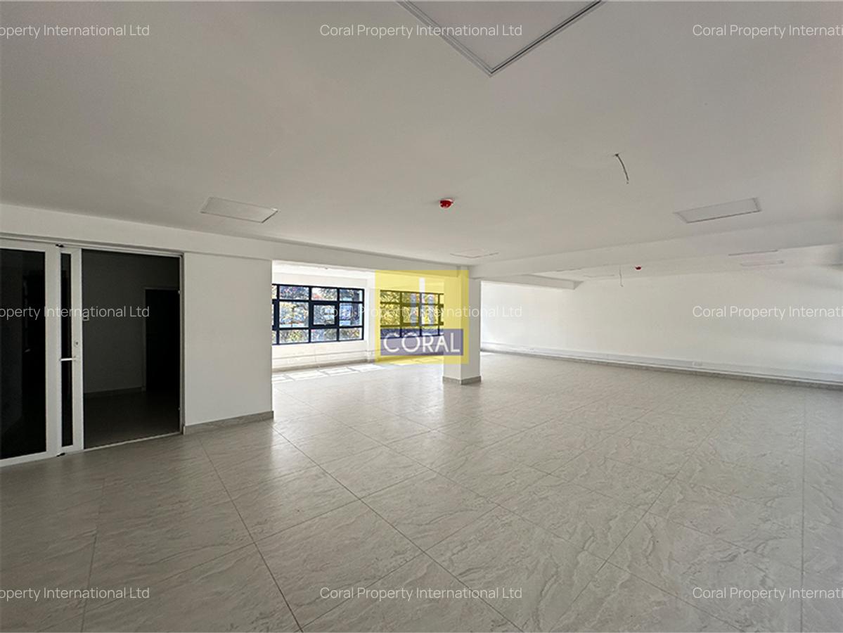 1,000 ft² Office with Backup Generator in Parklands - 3