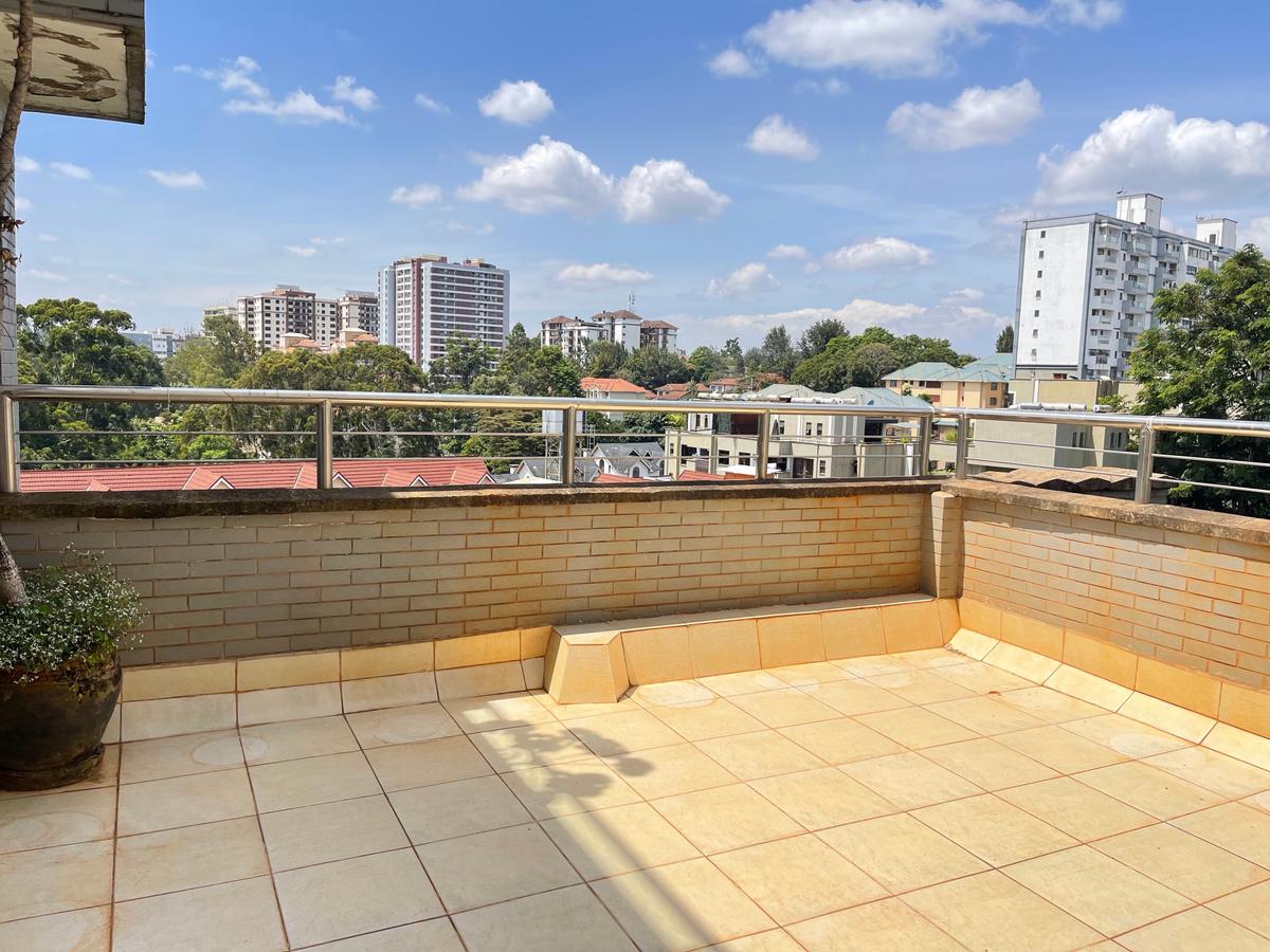 2 Bed Apartment with En Suite in Lavington - 6