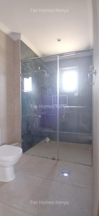 5 Bed Townhouse with En Suite at Lavington Green - 8