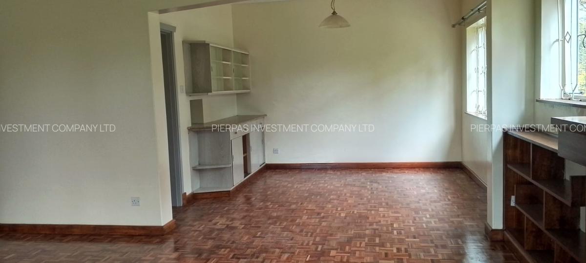 4 Bed Townhouse with En Suite in Garden Estate - 14