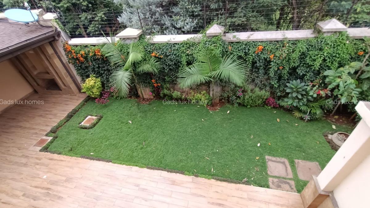 4 Bed Villa with En Suite at Lavington - 17