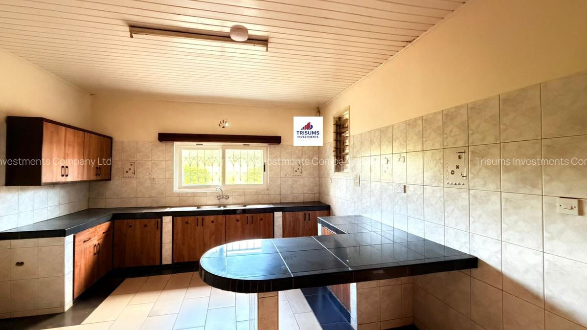 4 Bed House with En Suite in Runda - 6