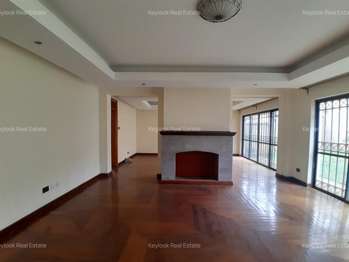 5 Bed Townhouse with En Suite at Lavington - 15