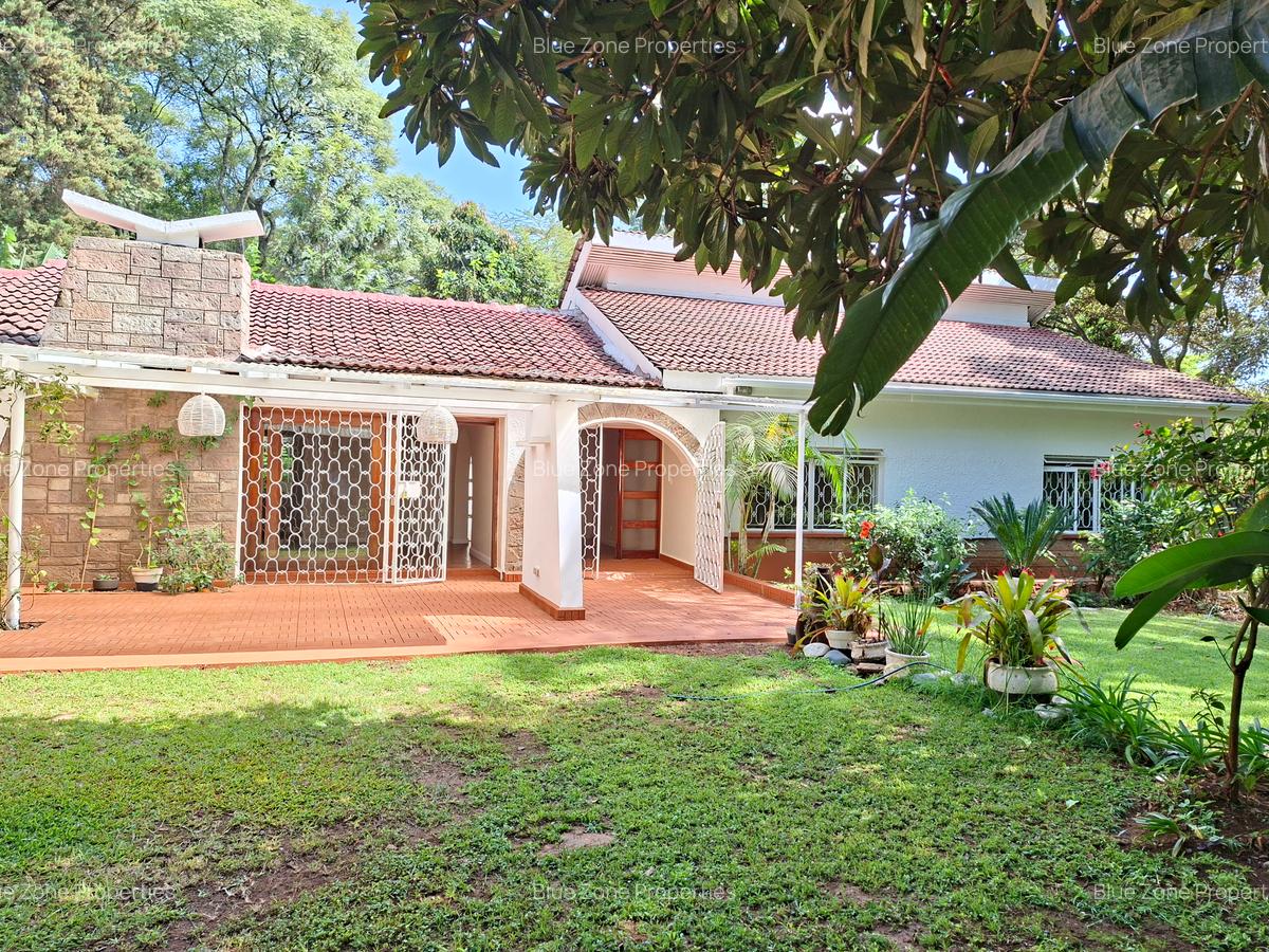 4 Bed House with En Suite at Rosslyn - 1