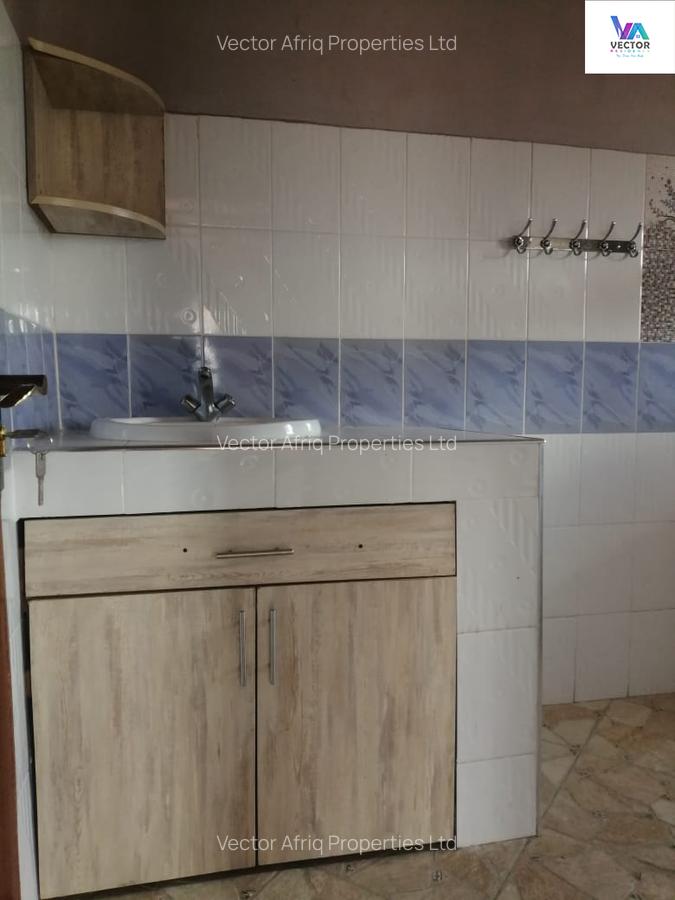 5 Bed Townhouse with En Suite in Syokimau - 13