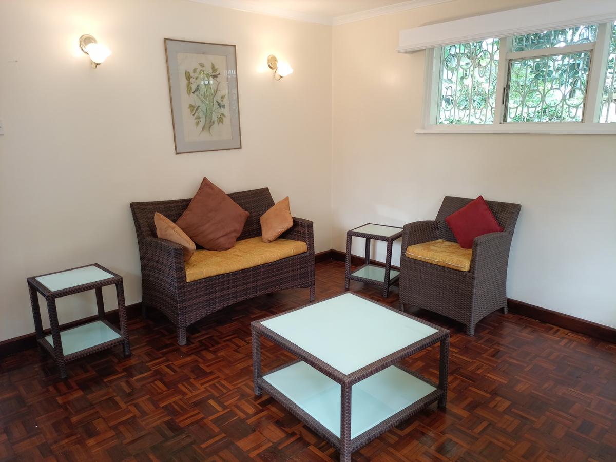 Serviced 1 Bed Apartment with En Suite at United Nations Crescent - 8