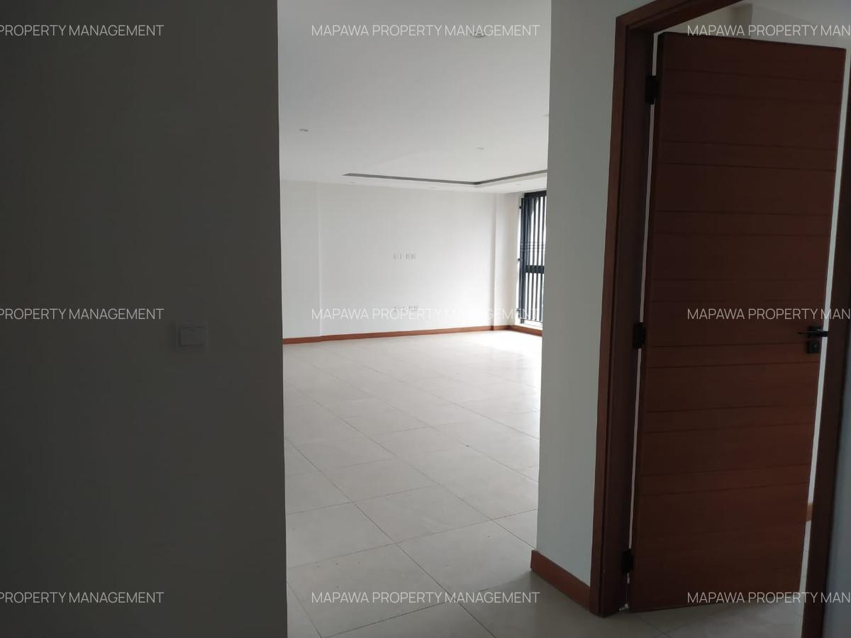 4 Bed Apartment with En Suite in Parklands - 15