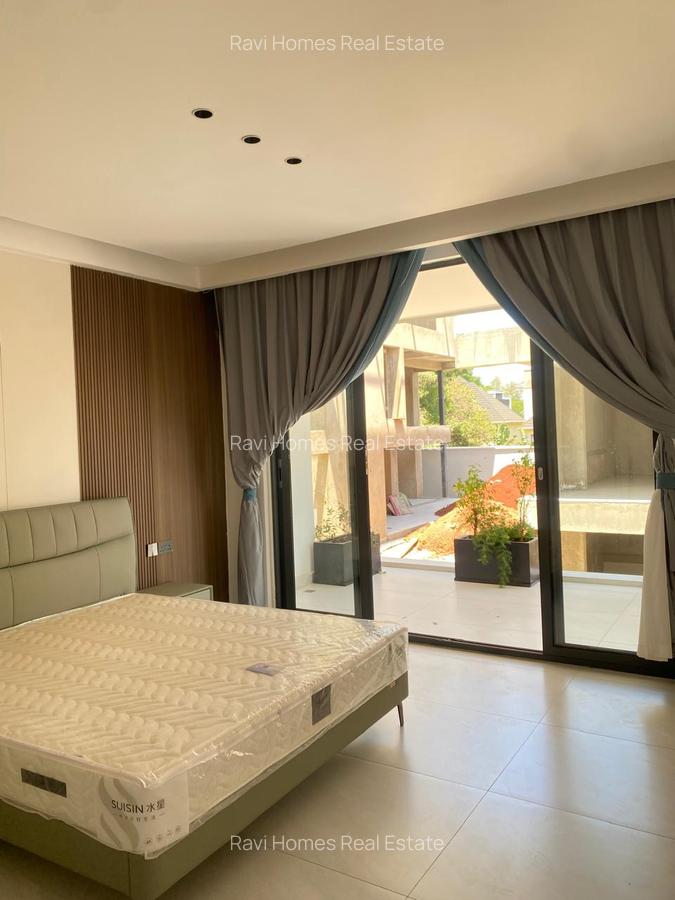 5 Bed Villa with En Suite in Lavington - 6