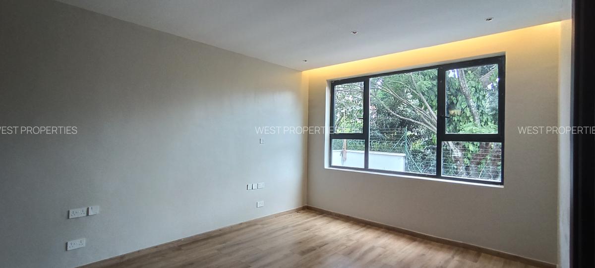 5 Bed Townhouse with En Suite at Manyani Rd - 13