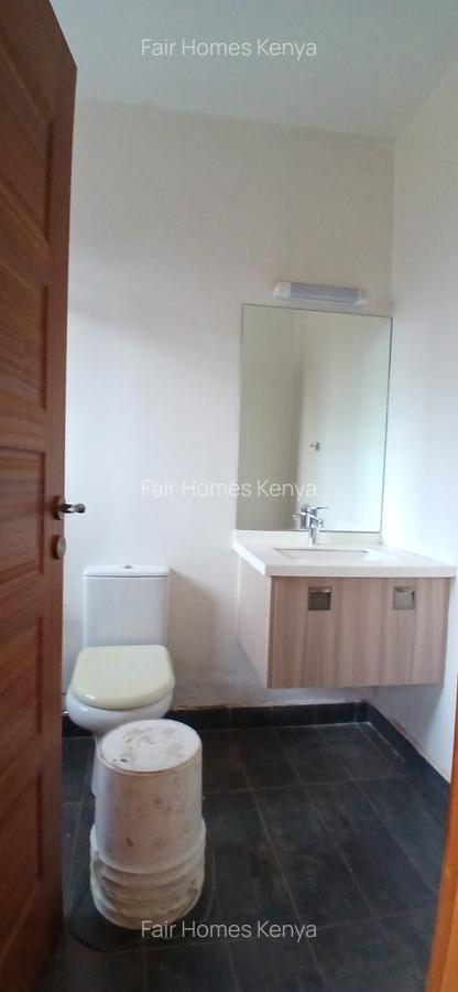 5 Bed Townhouse with En Suite at Lavington Green - 15