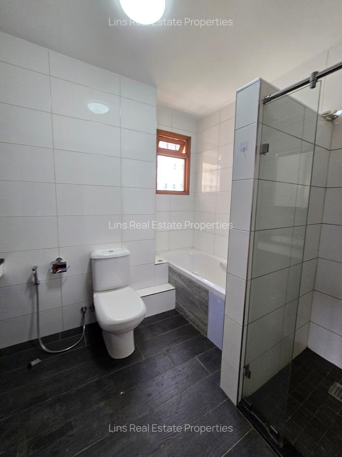 4 Bed Townhouse with En Suite in Kyuna - 8