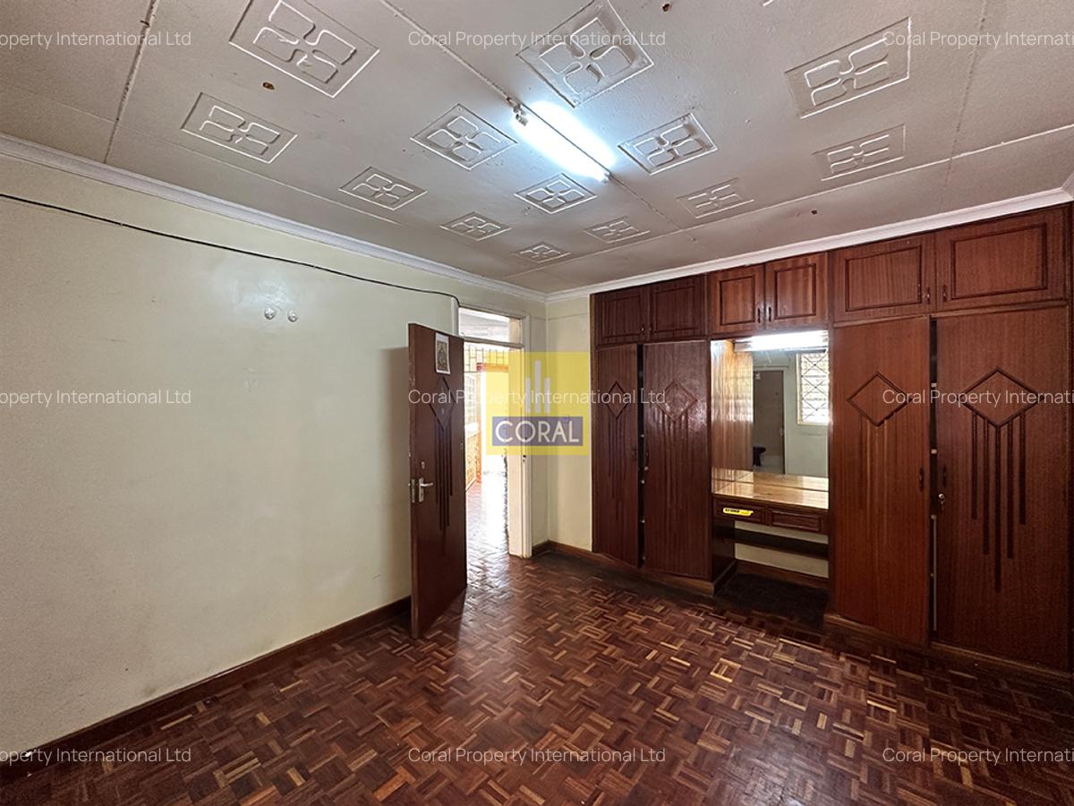 5 Bed Townhouse in General Mathenge - 6