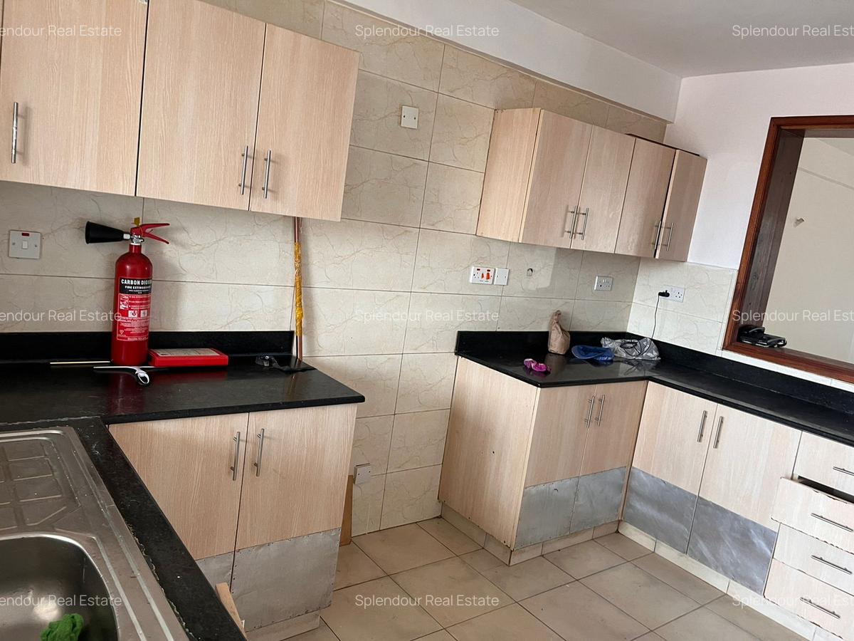 3 Bed Apartment with En Suite in Parklands - 10