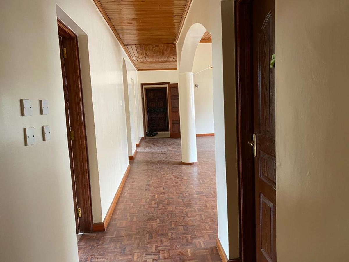 3 Bed Apartment with En Suite in Lavington - 9