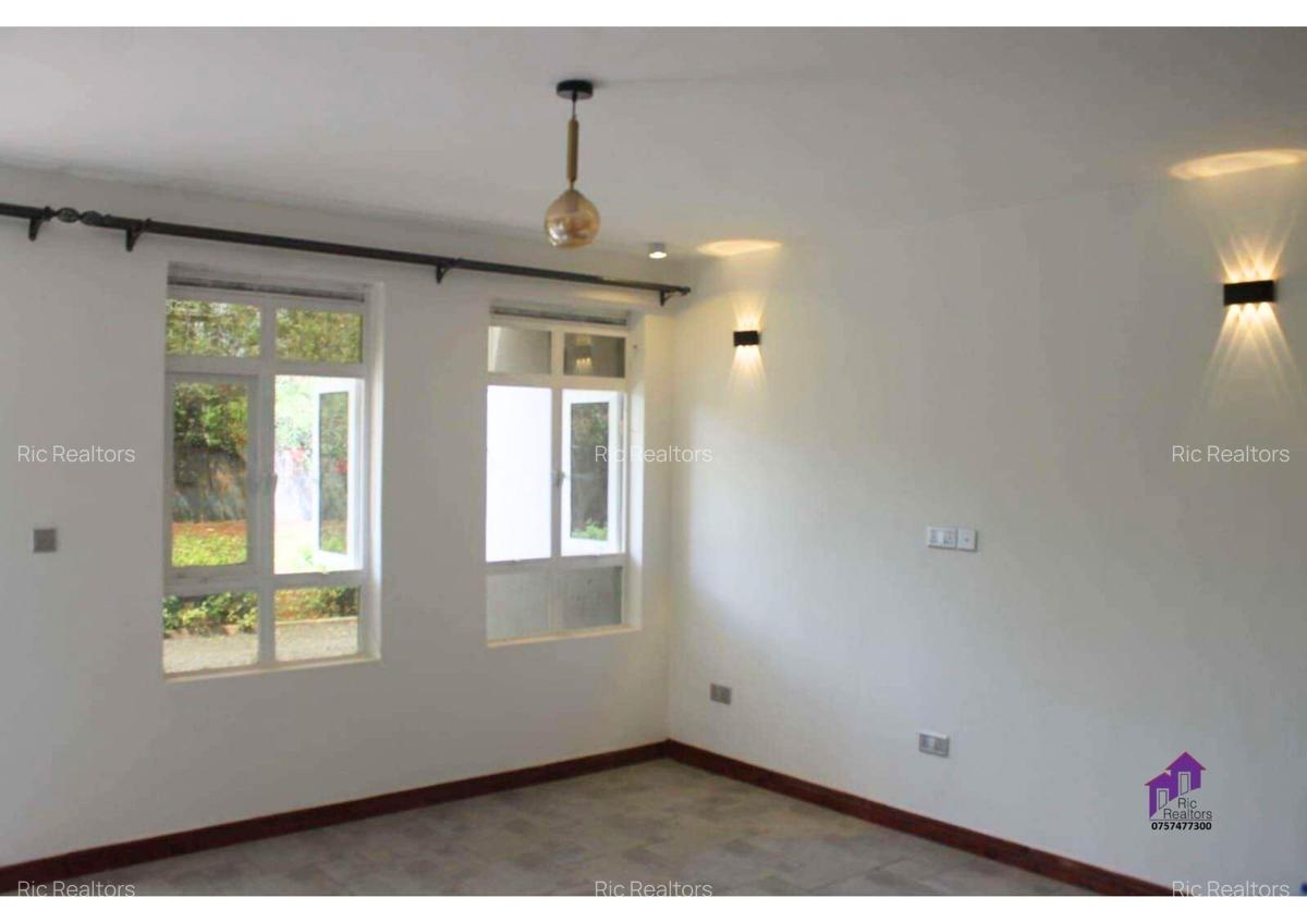 3 Bed Townhouse with En Suite at Silanga Road - 4