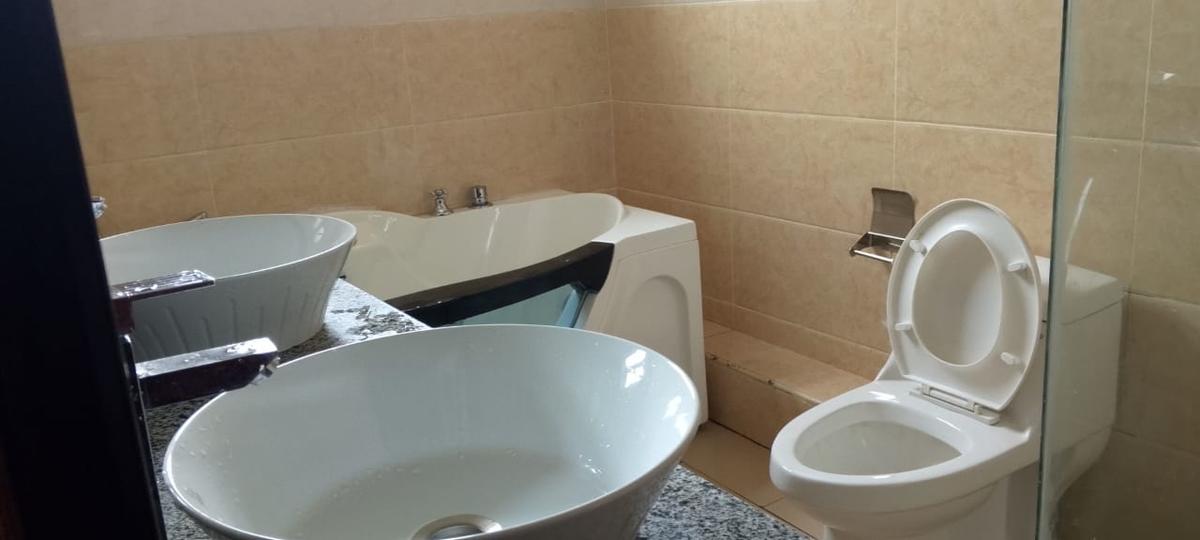 2 Bed Townhouse with En Suite in Lavington - 7