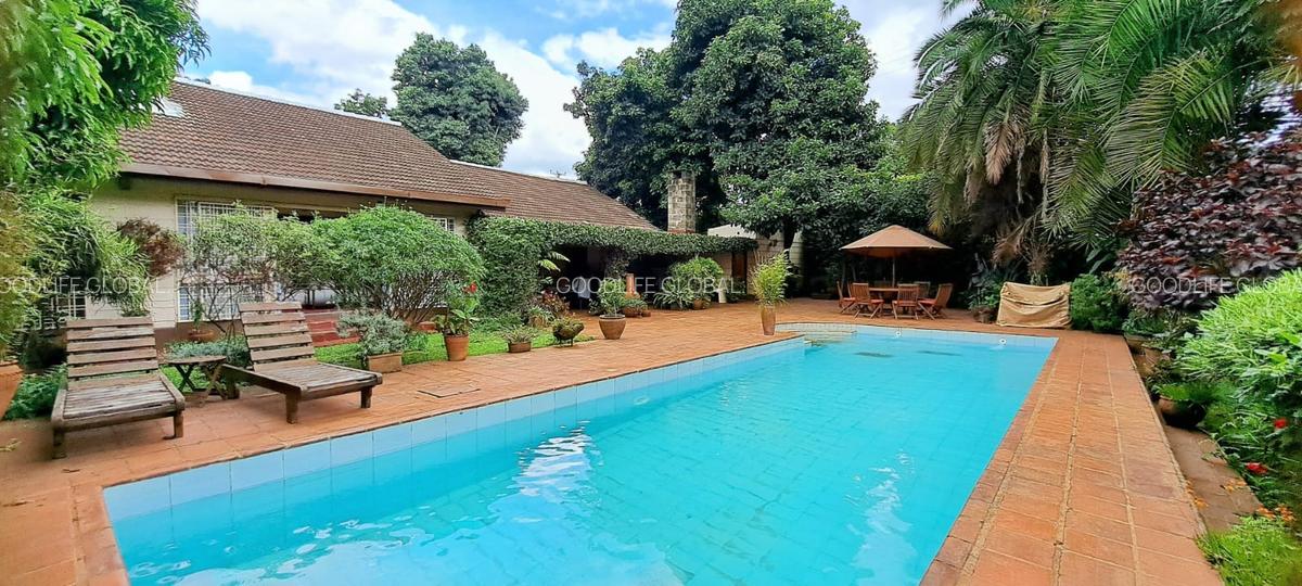 2 Bed House with En Suite at Rosslyn - 4