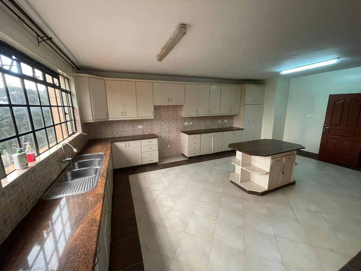 3 Bed Apartment with En Suite in Westlands Area - 5