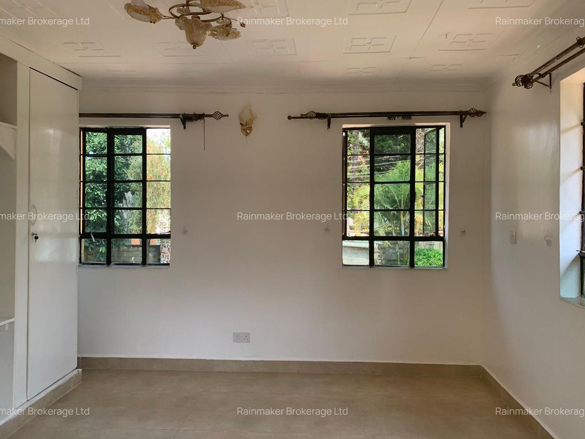 5 Bed House with En Suite in Nyari - 3