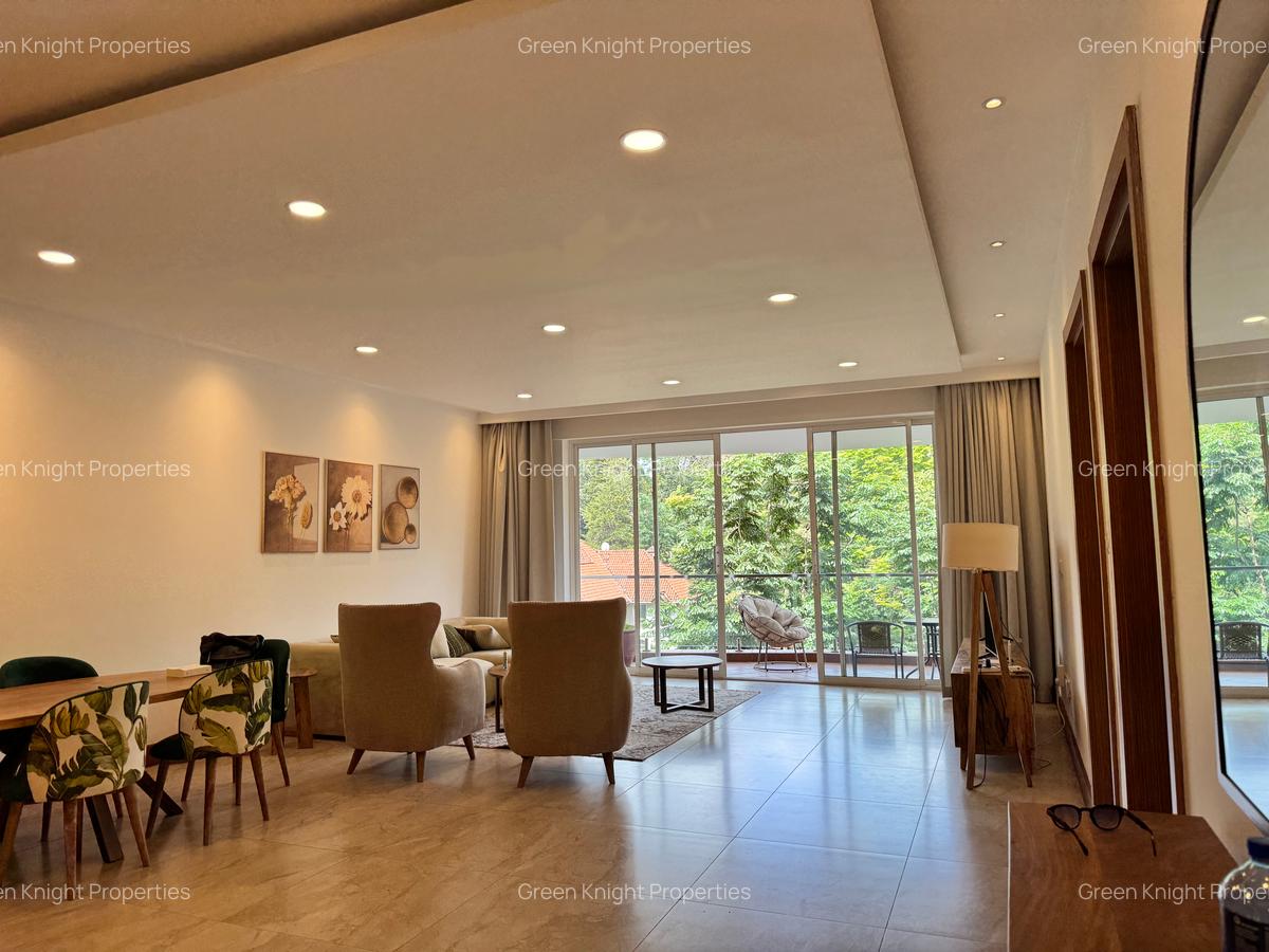 Serviced 2 Bed Apartment with En Suite in Parklands - 2