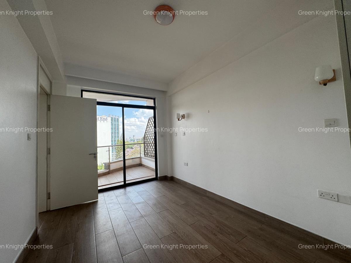 Serviced 2 Bed Apartment with En Suite in Westlands Area - 12