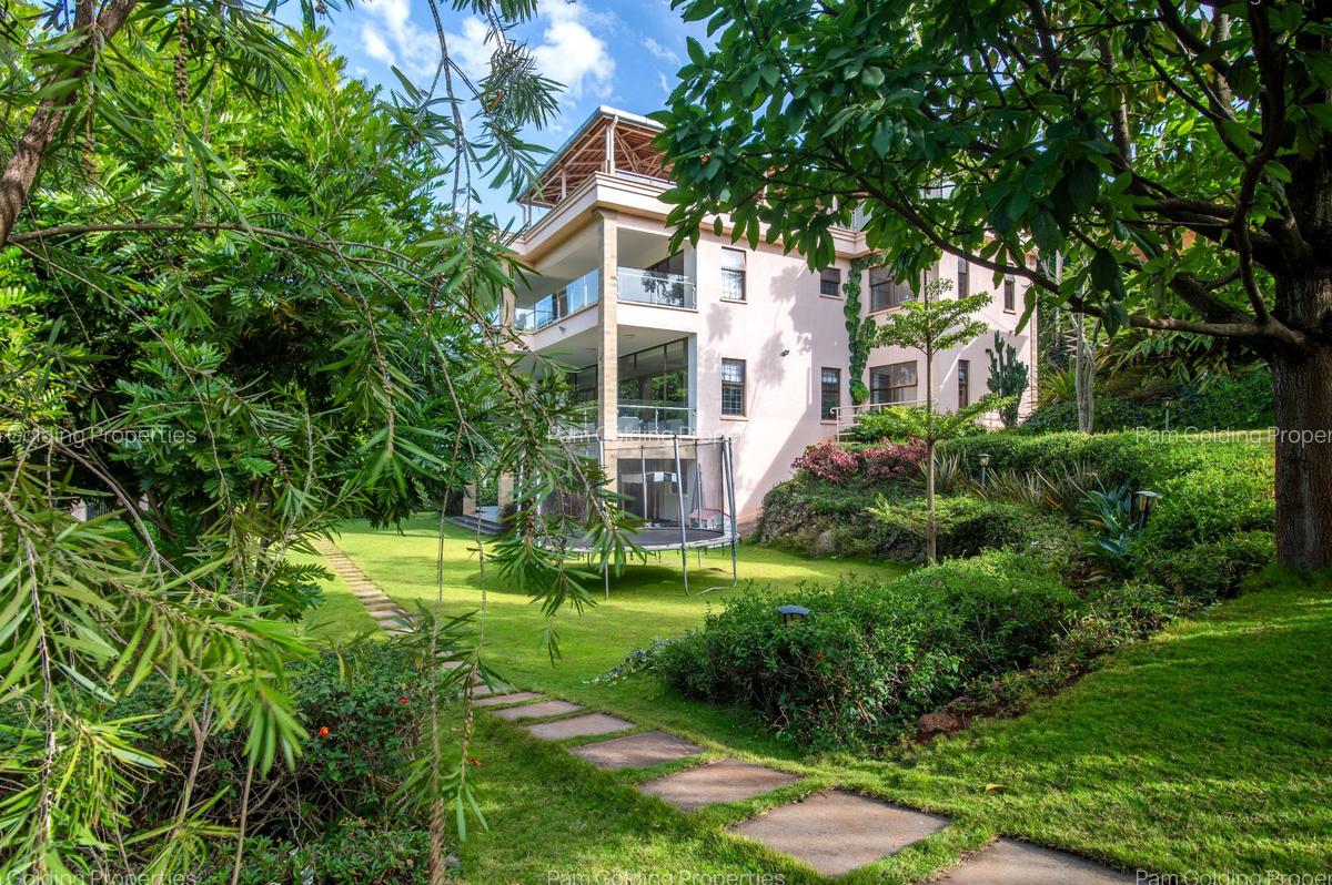 5 Bed Townhouse with En Suite in Nyari - 1