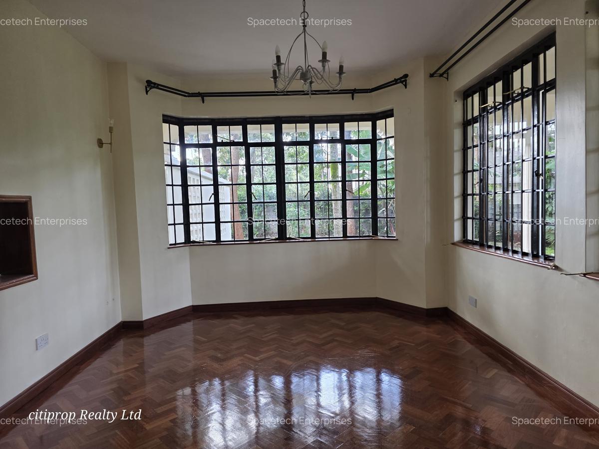 5 Bed House with En Suite in Runda - 9