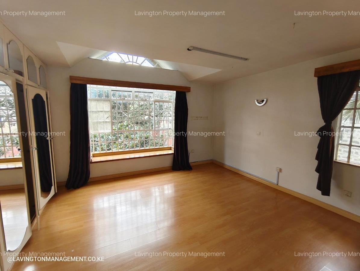 4 Bed Townhouse with En Suite at Lavington Green - 15